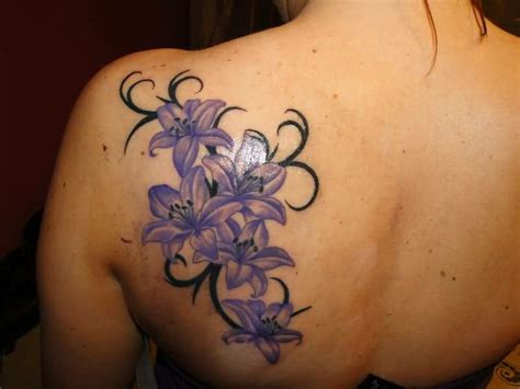 Lilien Tattoo – 25 eindrucksvolle und inspirierende Ideen für Frauen