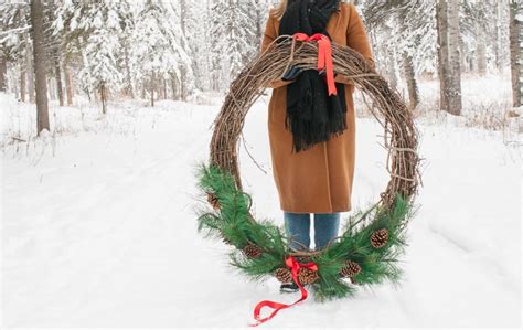 How To Make A Giant Christmas Wreath - Making it in the Mountains