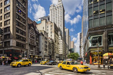 An Overview of Shopping on New York's Famous 5th Avenue