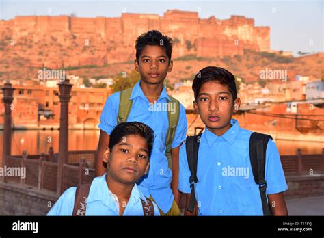 All boys school uniform hi-res stock photography and images - Alamy