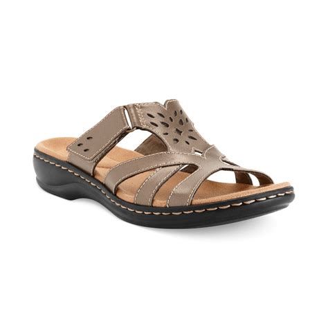 Clarks Womens Shoes Leisa Plum Sandals in Gray | Lyst