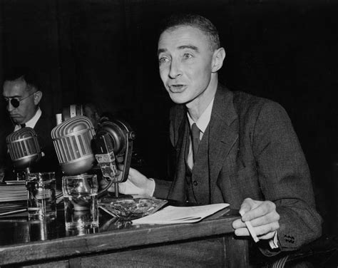 The Life of J. Robert Oppenheimer, Imagined Through His Collisions With Others - The New York Times