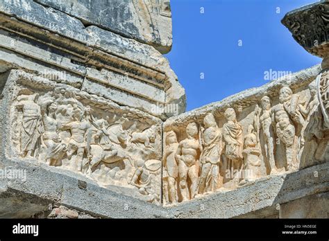 Hadrian temple hi-res stock photography and images - Alamy