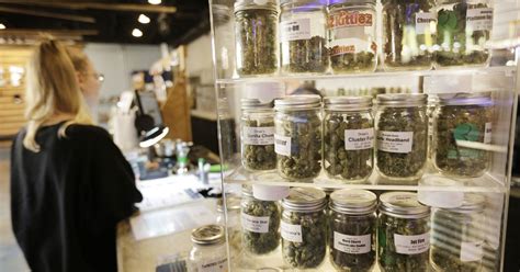 Michigan lawmakers want reprieve for medical marijuana dispensaries