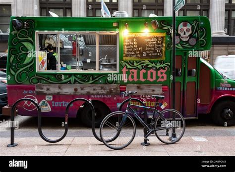 Street food, New York, USA Stock Photo - Alamy