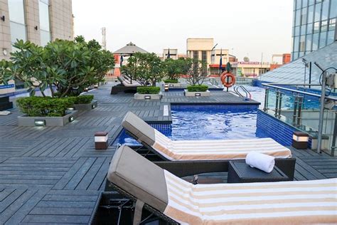 Radisson Blu Hotel Greater Noida Pool: Pictures & Reviews - Tripadvisor