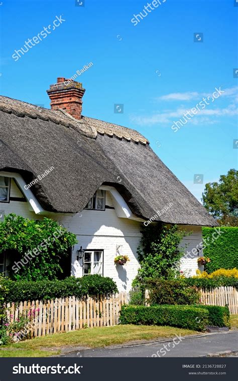 66 Rendered Thatched Cottage Images, Stock Photos & Vectors | Shutterstock