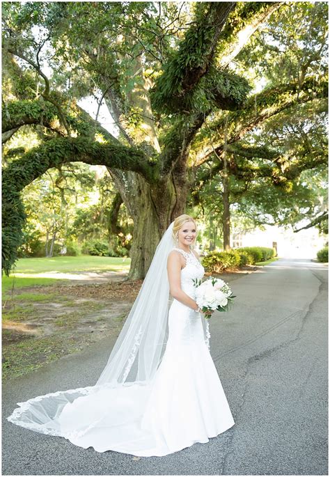 White House Hotel Bridal Session | Biloxi Weddings - kaycestorkweddings.com