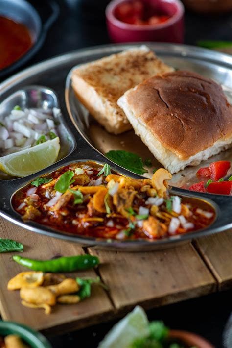 Misal Pav Recipe - My Tasty Curry