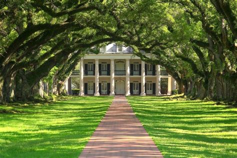 What You Need to Know About Inside Oak Alley Plantation in Louisiana