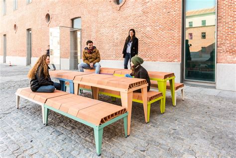 A Modular Outdoor Furniture System Made by Stacking Components - Design ...