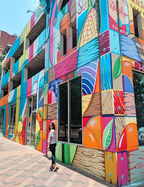 Murals in Downtown Houston - Houston Murals - The Bucket List Latina