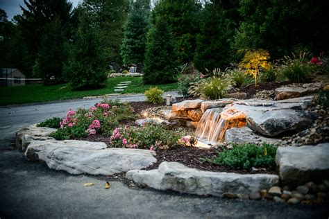 Build your waterfall in your driveway roundabout | Water Features | Pinterest | Driveways ...