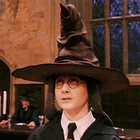 This Harry Potter Sorting Hat Bath Bomb Dissolves to Reveal Your Hogwarts House - Brit + Co