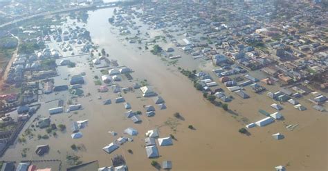 #MobileNews.ng: Mudslide, Flooding In Lagos Amidst Heavy Rain