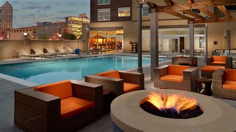 Hotels Downtown Atlanta near Aquarium | Hyatt House Atlanta/Downtown