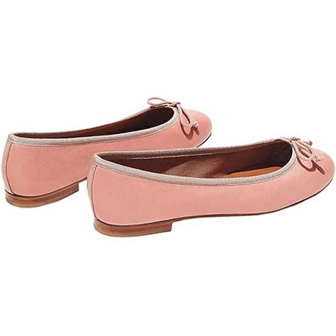 The Most Stylish Flats with Arch Support (2021)