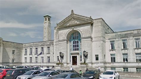 Southampton City Council apologises for 'risky' children's care - BBC News