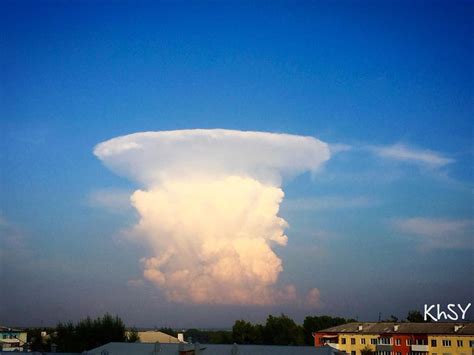 Giant nuclear bomb anvil cloud terrifies residents of a Siberian town ...