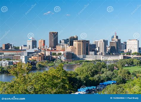 St. Paul, Minnesota Skyline Editorial Photo - Image of tower, landmark ...