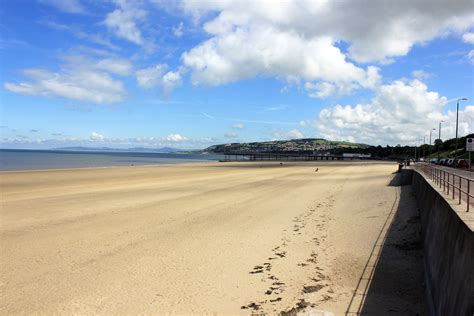 Colwyn Bay West Promenade Beach - Photo "The Beach at Colwyn Bay" :: British Beaches