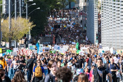 PHOTOS: Hundreds of thousands of Canadians participate in climate protests