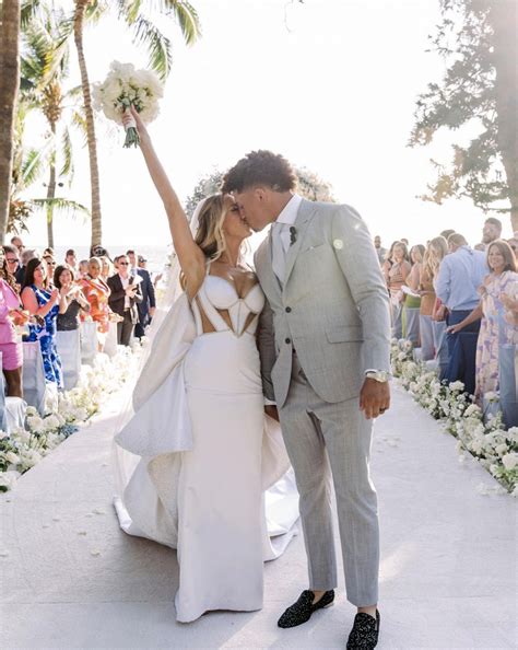 Patrick Mahomes and Brittany Matthews get married in lavish Hawaiian ...