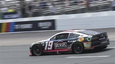 Martin Truex Jr. wins at New Hampshire Motor Speedway for 1st time in ...