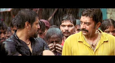 Bheema Tamil Movie Scene | Vikram stunning fight at market | Prakash ...