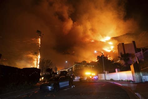 California Fire Evacuation Map, Update As LA Residents Ordered to Flee - Newsweek