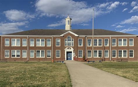 A Brief History of Lafayette High School – The Lafayette Times