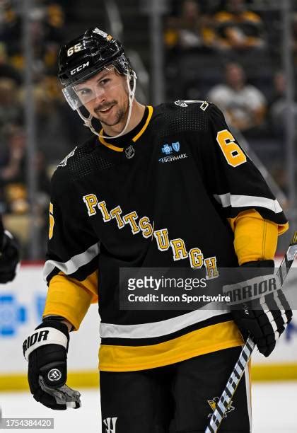 1,691 Erik Karlsson Penguins Stock Photos, High-Res Pictures, and Images - Getty Images