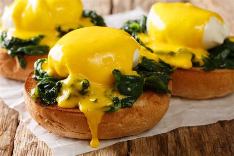 Easy Hollandaise Sauce Variations You Must Try - Falstaff