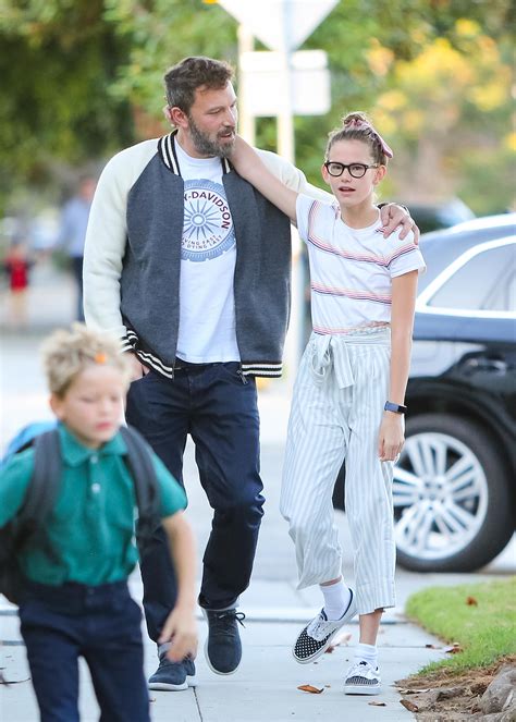 Ben Affleck: Daughter Violet 'Teases' About Group Chats, Emojis