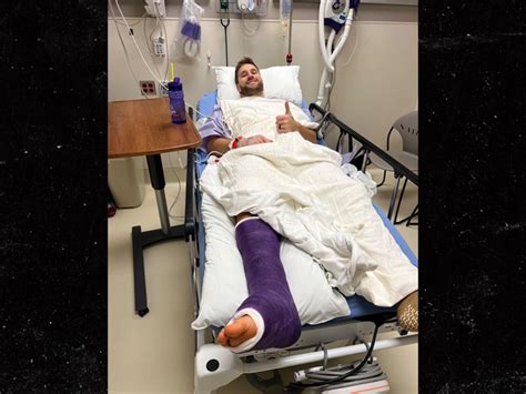 Kirk Cousins Gives Thumbs-Up After Successful Achilles Surgery