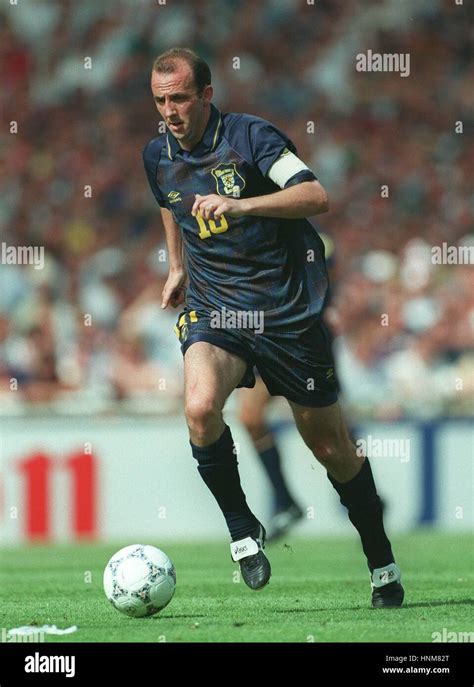 Gary mcallister scotland leeds united hi-res stock photography and ...