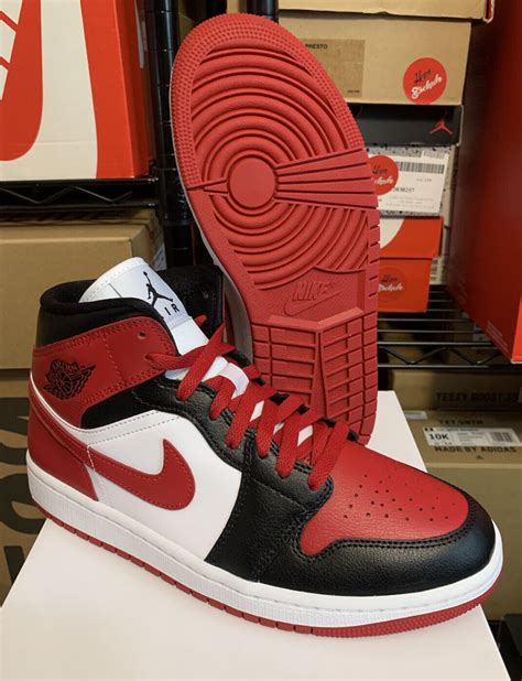 ビッグ割引 Nike Air Jordan 1 Mid "Bred Toe" asakusa.sub.jp