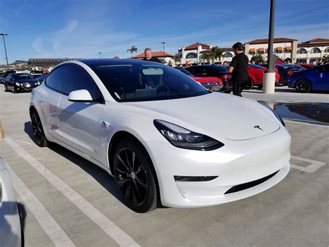 Pearl White Tesla Model 3 [4032x3024] : carporn