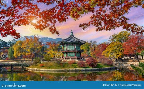 Gyeongbokgung Palace in Autumn,Seoul, South Korea Stock Photo - Image of scene, historical ...