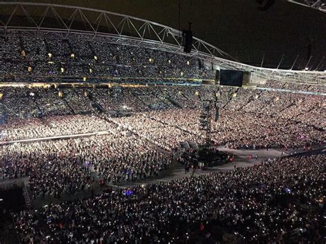 #1989TourSydney One of the biggest crowds Taylor's played for! | Concert crowd, Dream music ...