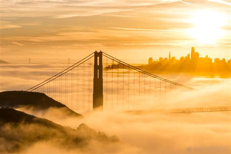 San Francisco in the fog is like Gotham City. What a sunrise! [OC][3000x2000] : r/sanfrancisco