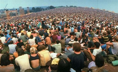 Remembering the Original Woodstock Through Old Photos, 1969 - Rare ...