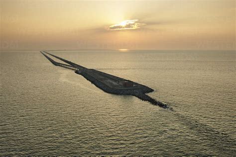 USA, Aerial photograph of the Chesapeake Bay Bridge Tunnel at sunrise – Stockphoto