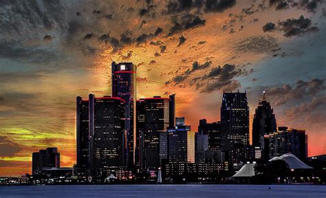 Dramatic sunset over the Detroit Skyline Mixed Media by Optical ...