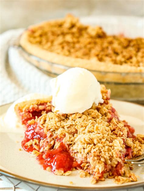 Strawberry Rhubarb Crumble Pie - Knead Some Sweets