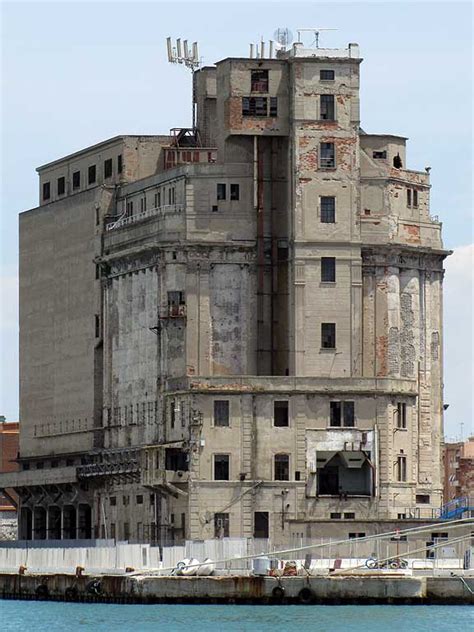 Livorno Daily Photo: Old Silos