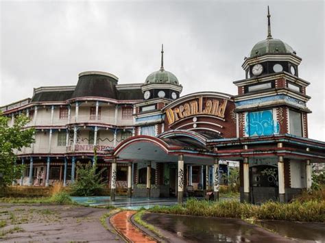 Photos of Creepy Abandoned Disney Resorts - Business Insider