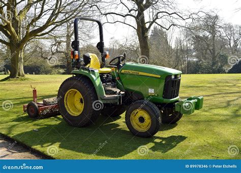 John Deere Compact Utility Tractor Editorial Photo - Image of work ...