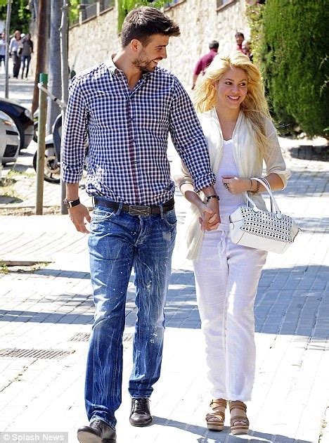 Gerard Piqué and Shakira as wedding photo - Shakira and Gerard Piqué Photo (21097803) - Fanpop