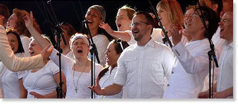 Singing your heart out with a group could very well make you happier — Science of the Spirit ...